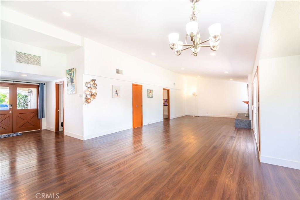 1229 Coventry Drive Property Photo 7