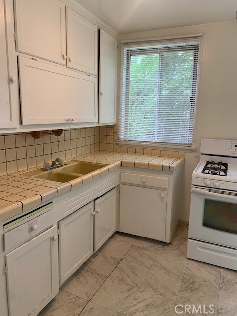 1016 Omer Lane Property Photo 2