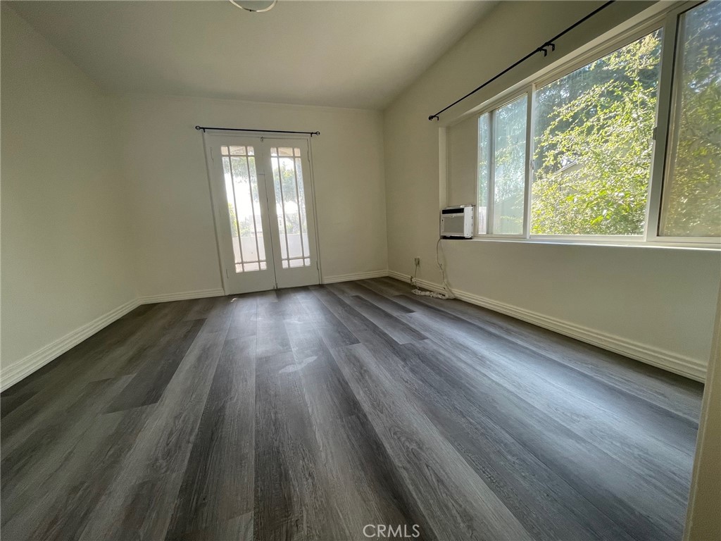 1427 S Chapel Avenue 2 Property Photo 4