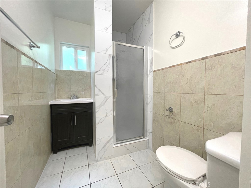 1427 S Chapel Avenue 2 Property Photo 9