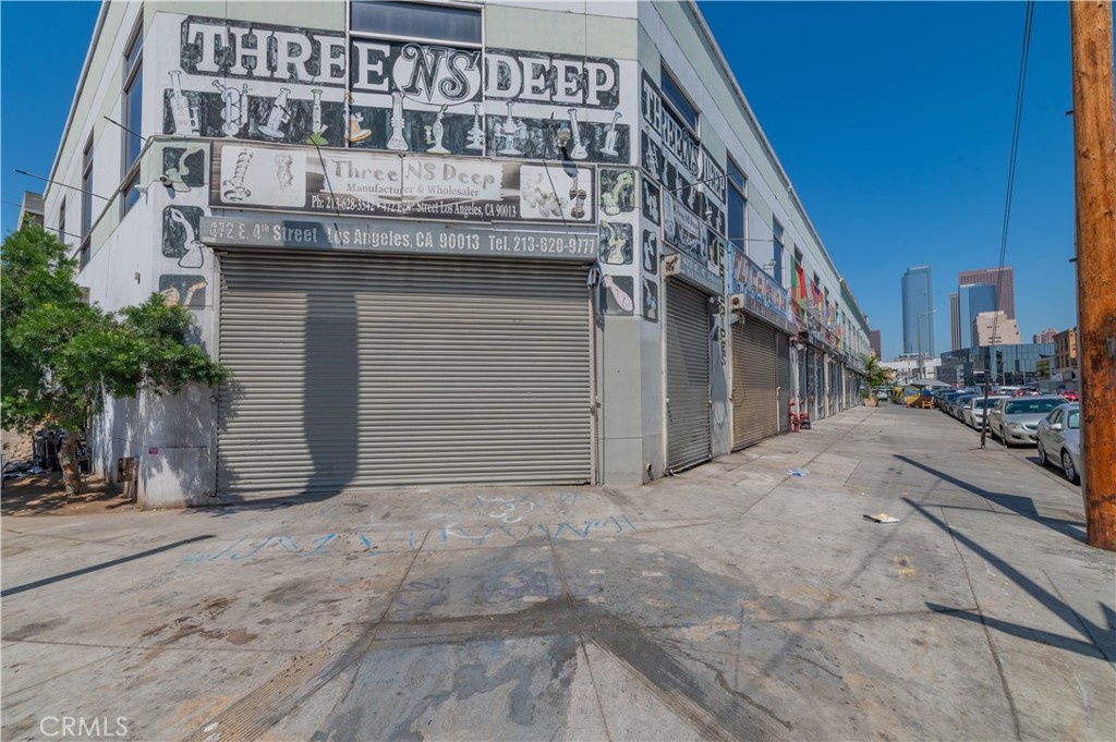 472 E 4th Street Property Photo 2
