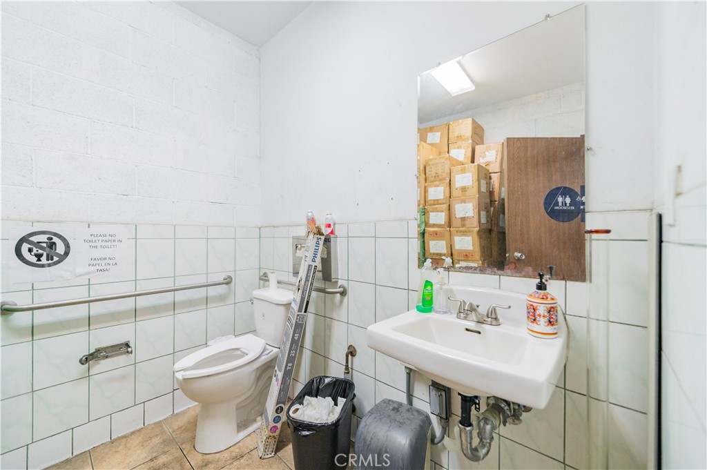 472 E 4th Street Property Photo 18