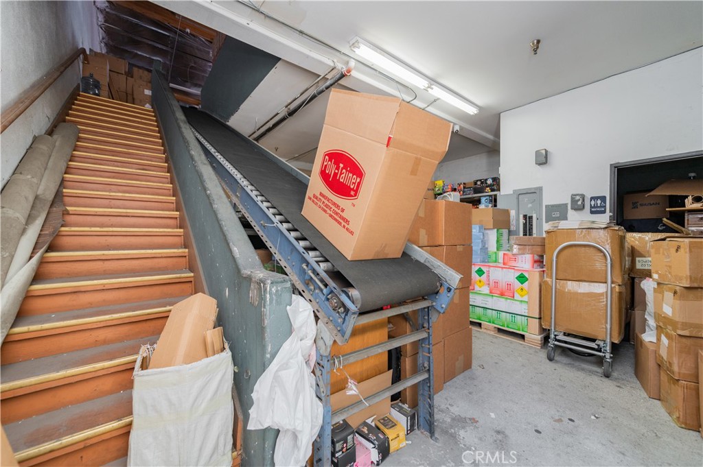 472 E 4th Street Property Photo 20