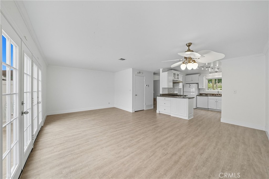 644 E Lee Place Property Photo 5