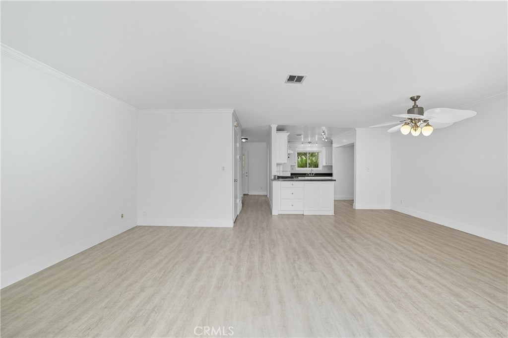 644 E Lee Place Property Photo 9