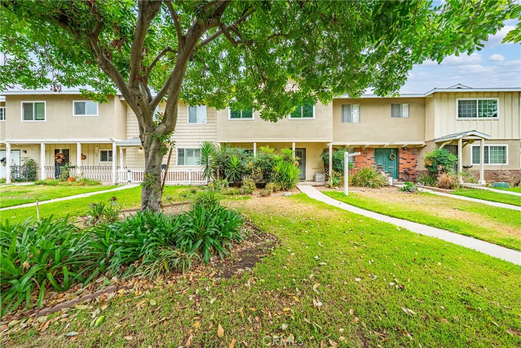 644 E Lee Place Property Photo 22