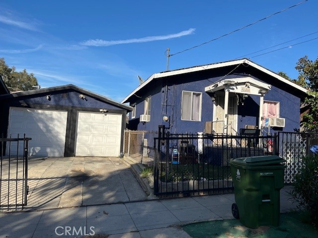 656 S Mott Property Photo 3