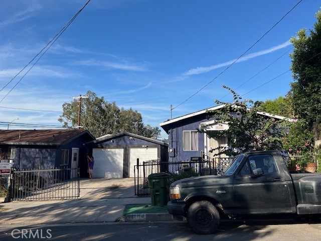 656 S Mott Property Photo 4