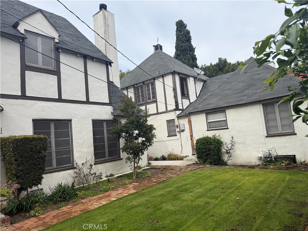 1437 Greenfield Avenue Property Photo 3