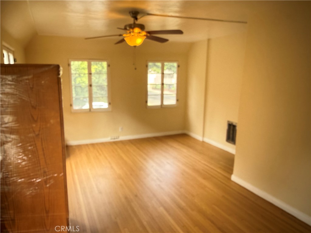 1437 Greenfield Avenue Property Photo 14