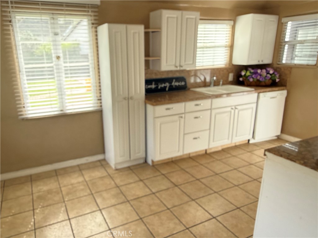 1437 Greenfield Avenue Property Photo 17