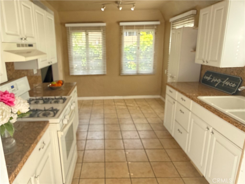 1437 Greenfield Avenue Property Photo 18