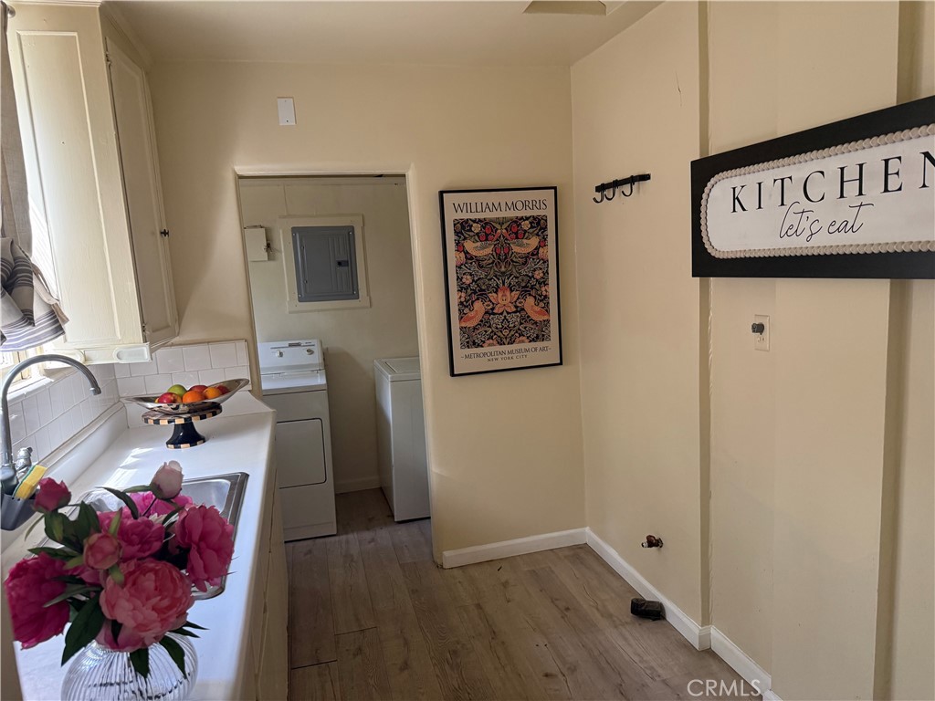 1437 Greenfield Avenue Property Photo 27