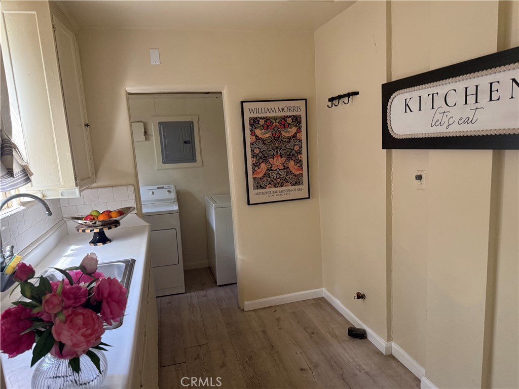 1437 Greenfield Avenue Property Photo 28