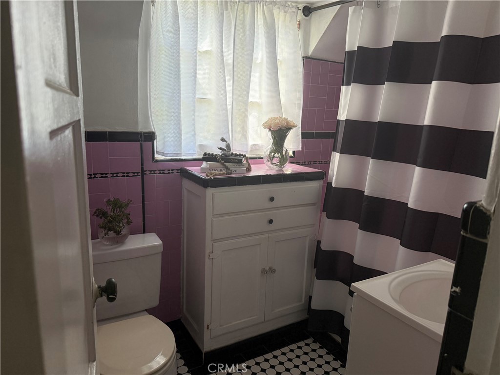 1437 Greenfield Avenue Property Photo 32