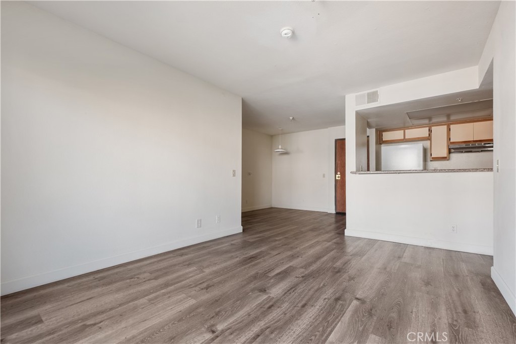 1246 W 30th Street W Property Photo 1