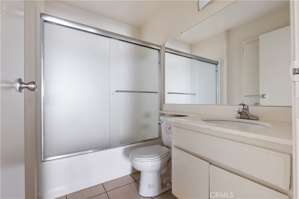 1246 W 30th Street W Property Photo 6