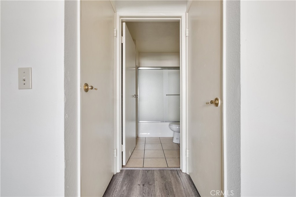 1246 W 30th Street W Property Photo 7