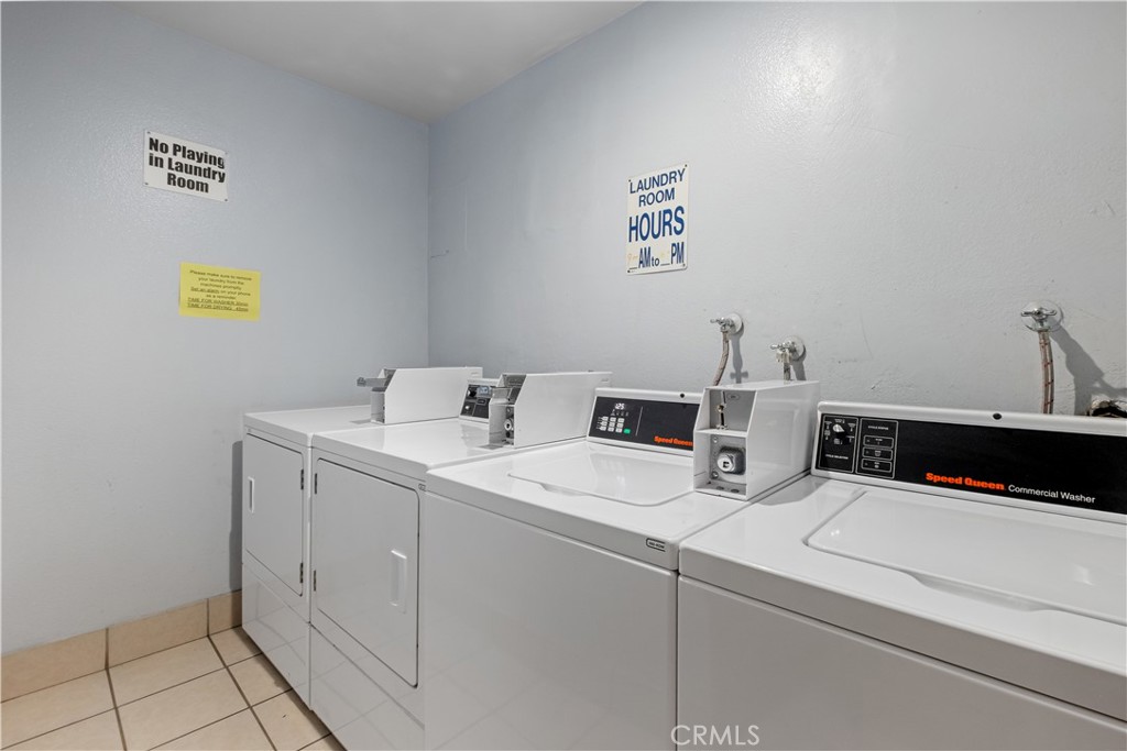 1246 W 30th Street W Property Photo 13