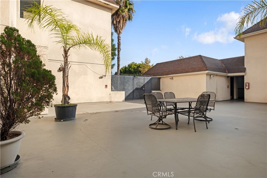 1246 W 30th Street W Property Photo 16