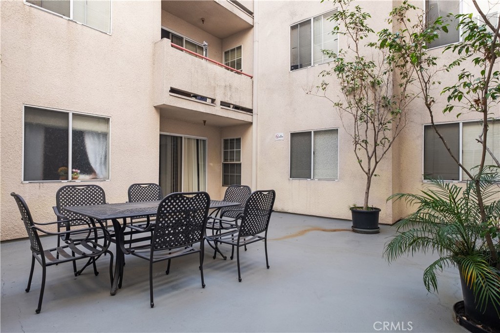 1246 W 30th Street W Property Photo 17