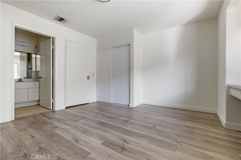 2726 S Menlo Ave. Property Photo 17