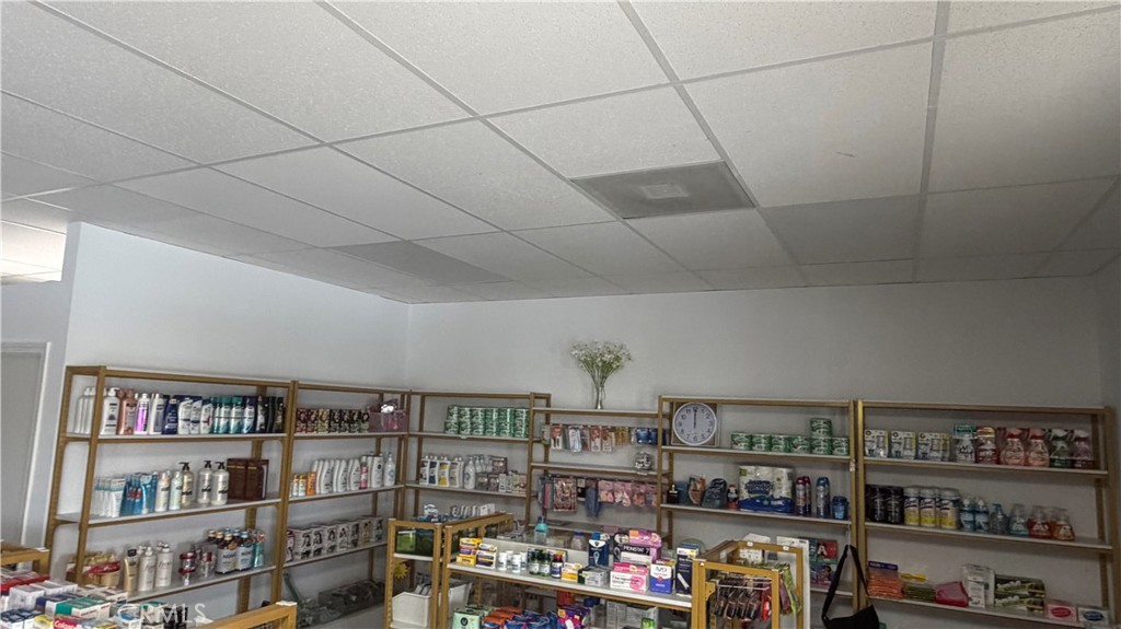 1523 E Amar Road Property Photo 3