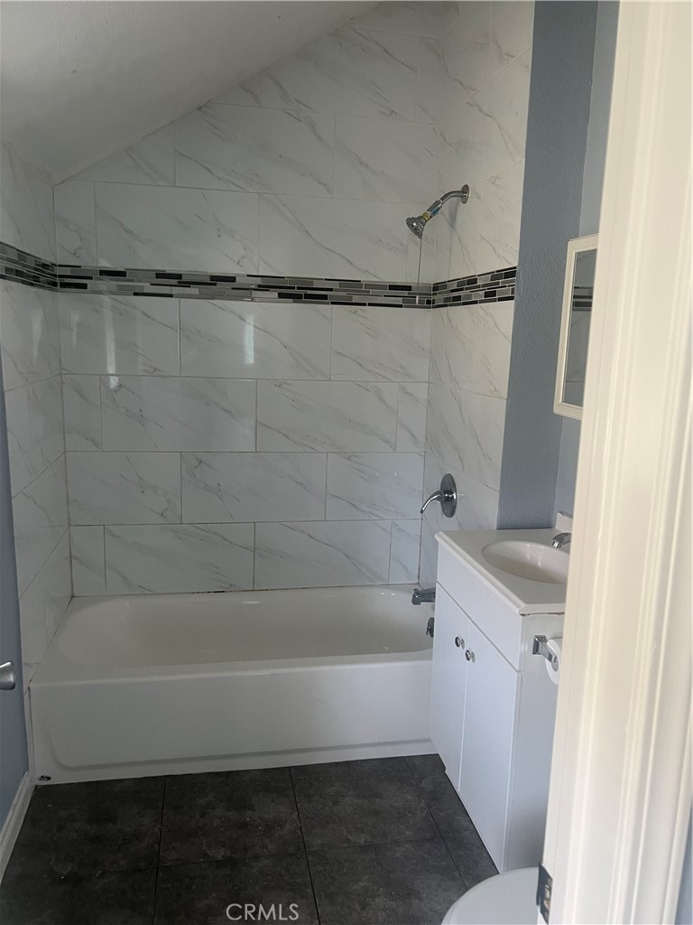 252 S 7th Property Photo 13