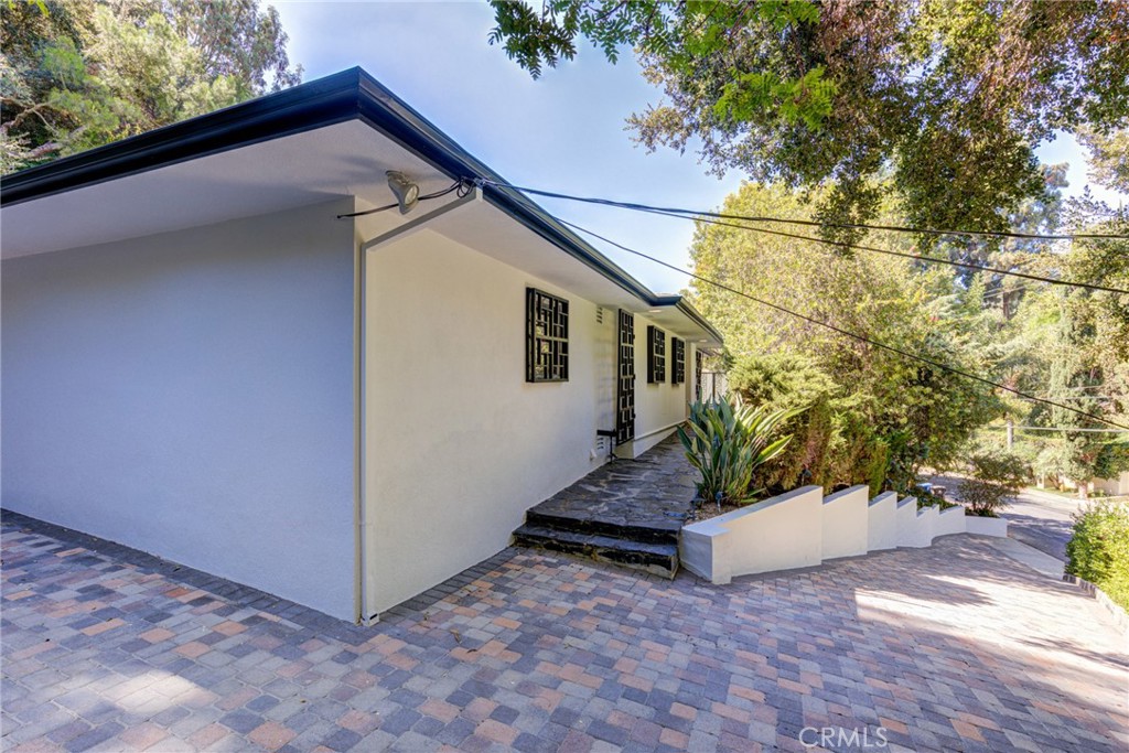 2740 Hutton Drive Property Photo 2
