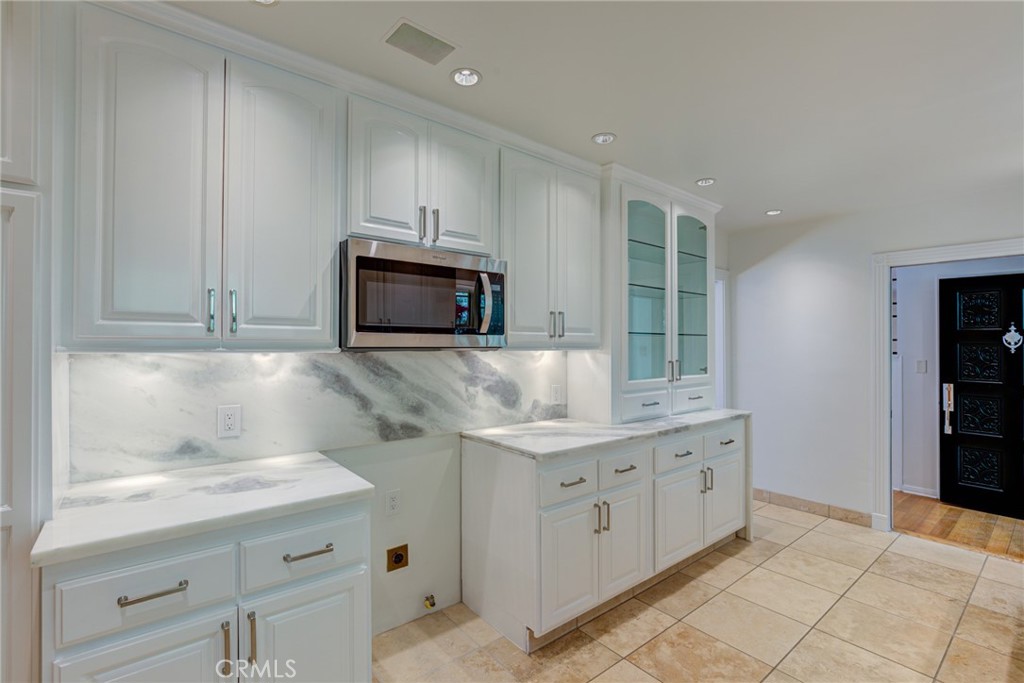 2740 Hutton Drive Property Photo 8