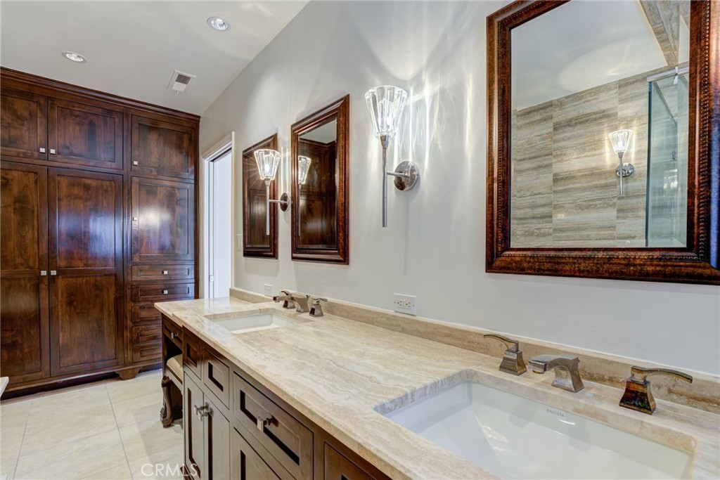2740 Hutton Drive Property Photo 16