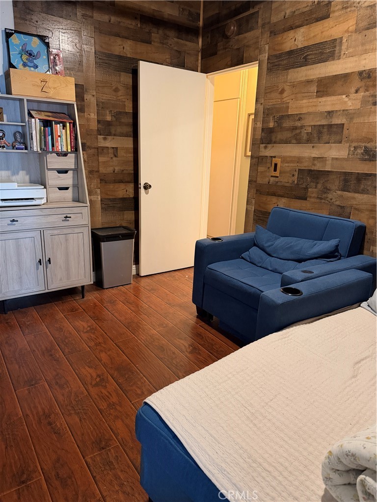 15421 Newton Street Property Photo 8