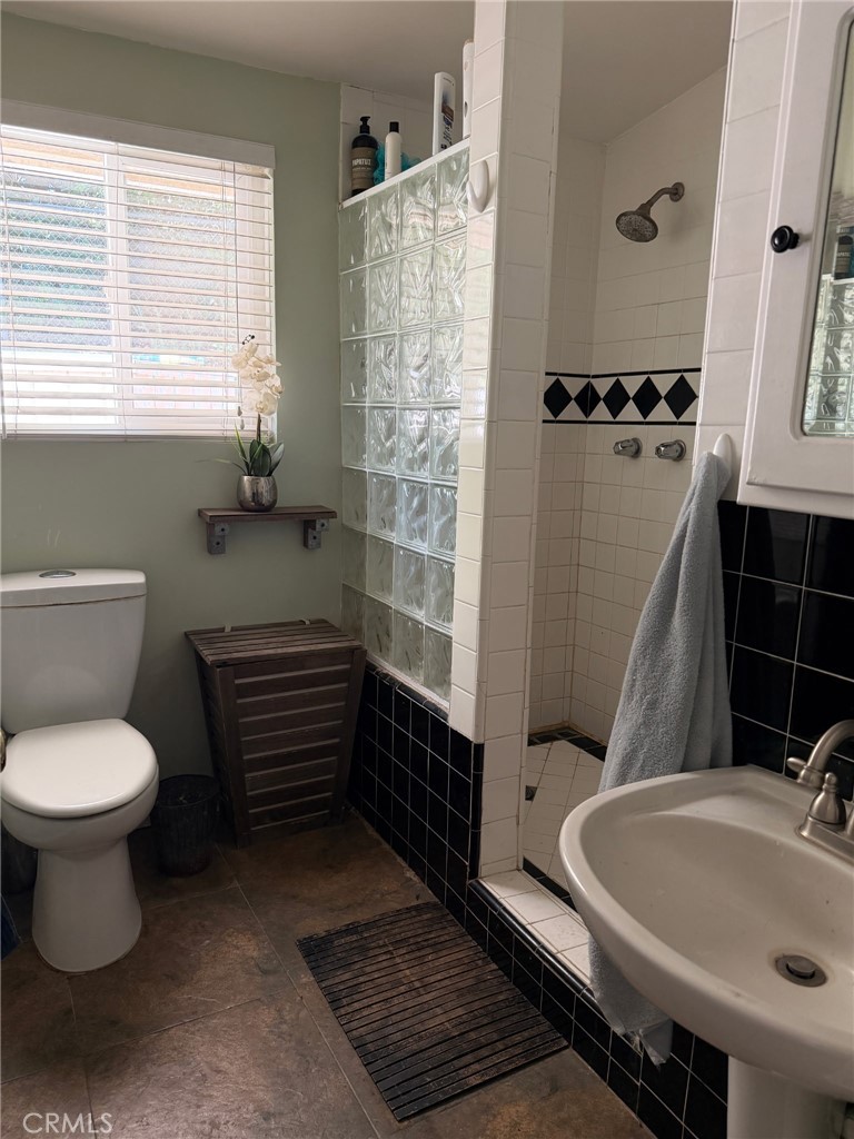 15421 Newton Street Property Photo 14