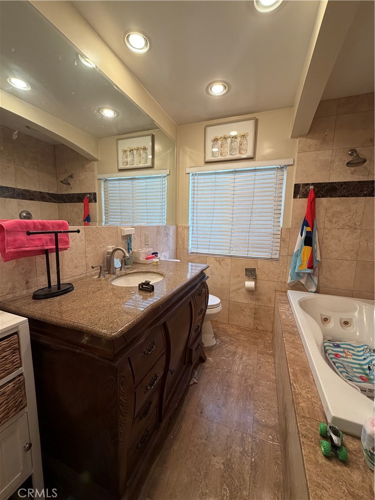 15421 Newton Street Property Photo 15