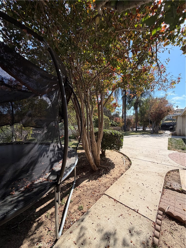 15421 Newton Street Property Photo 24