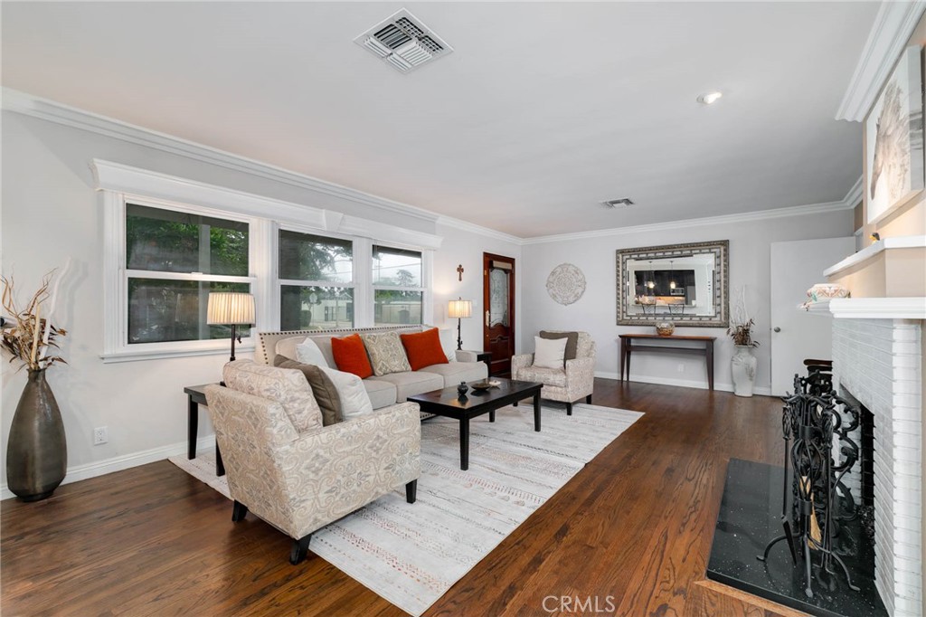 307 11th Property Photo 5
