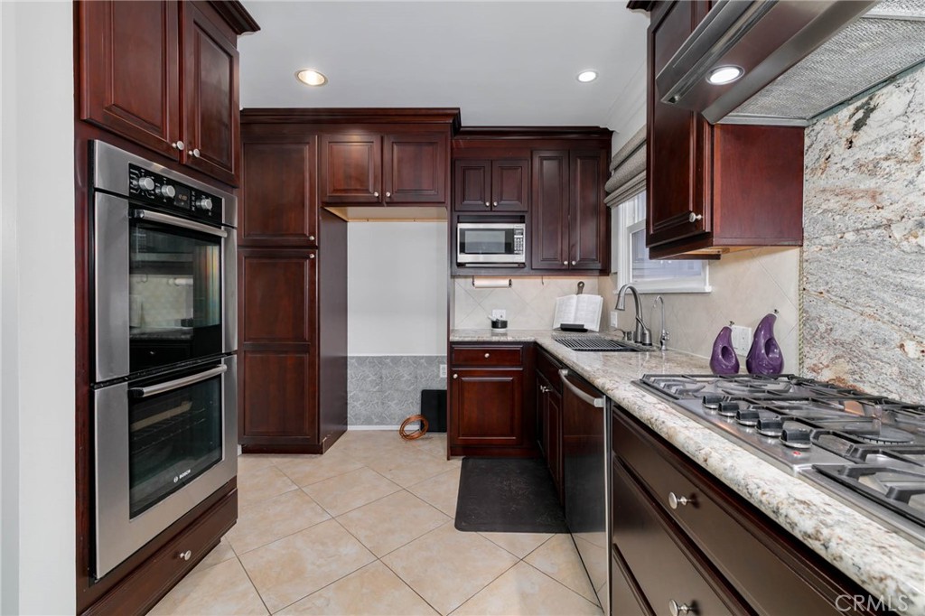 307 11th Property Photo 9