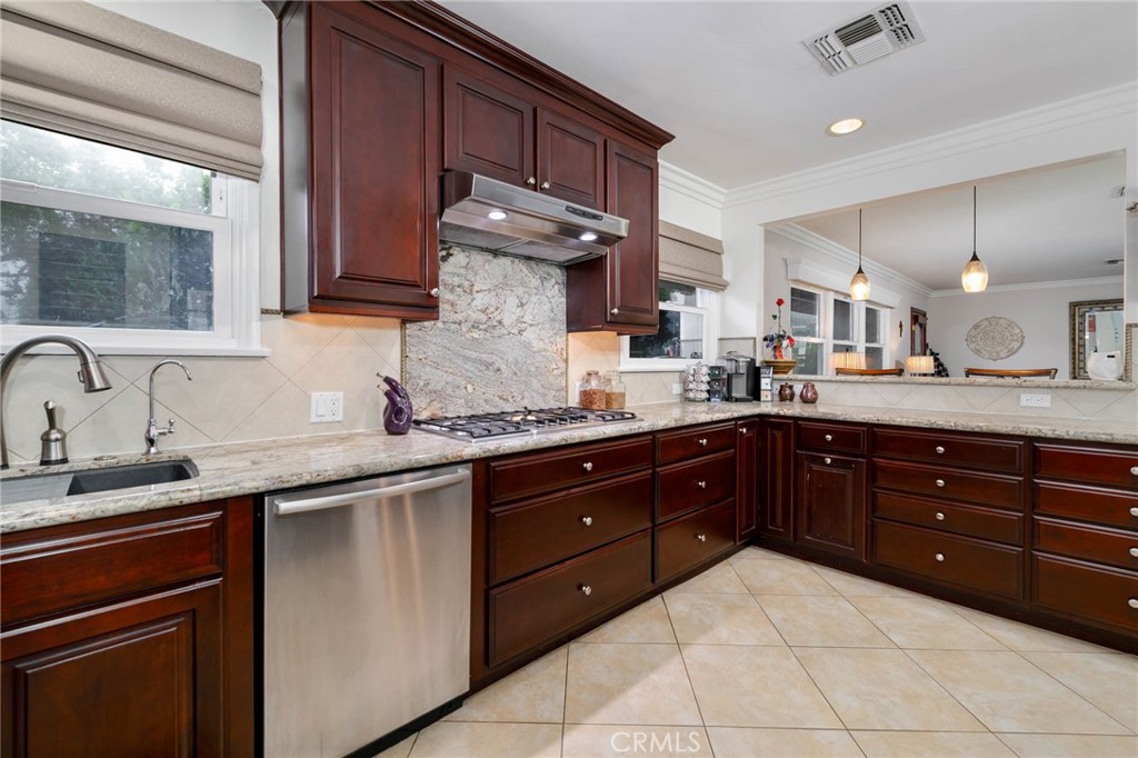 307 11th Property Photo 10