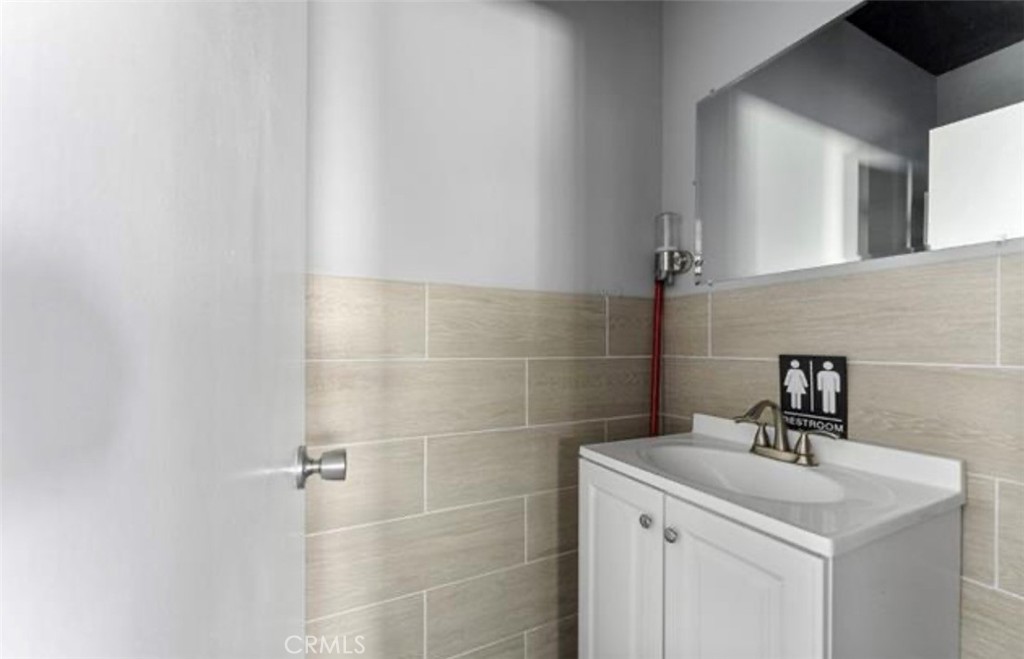 12608 Hadley Street Property Photo 8