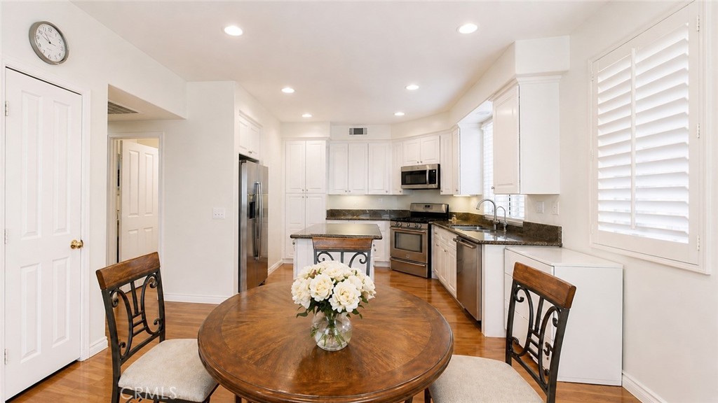 4575 Willow Bend Court Property Photo 6