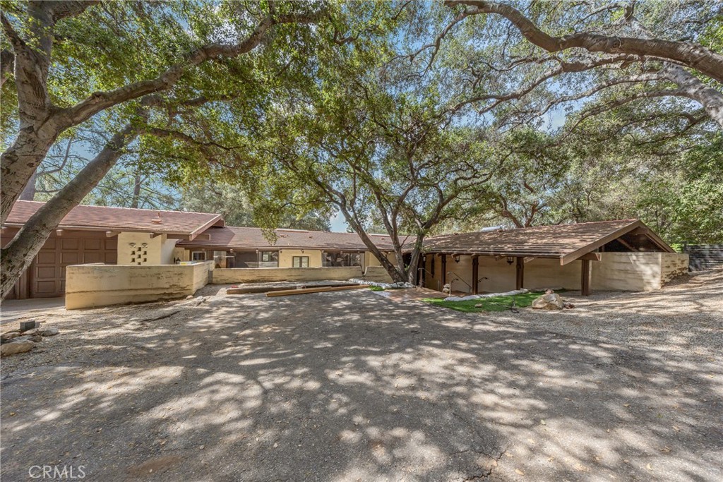 2300 Villa Heights Property Photo 2
