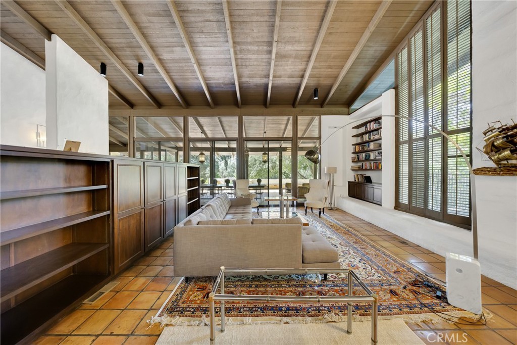 2300 Villa Heights Property Photo 10