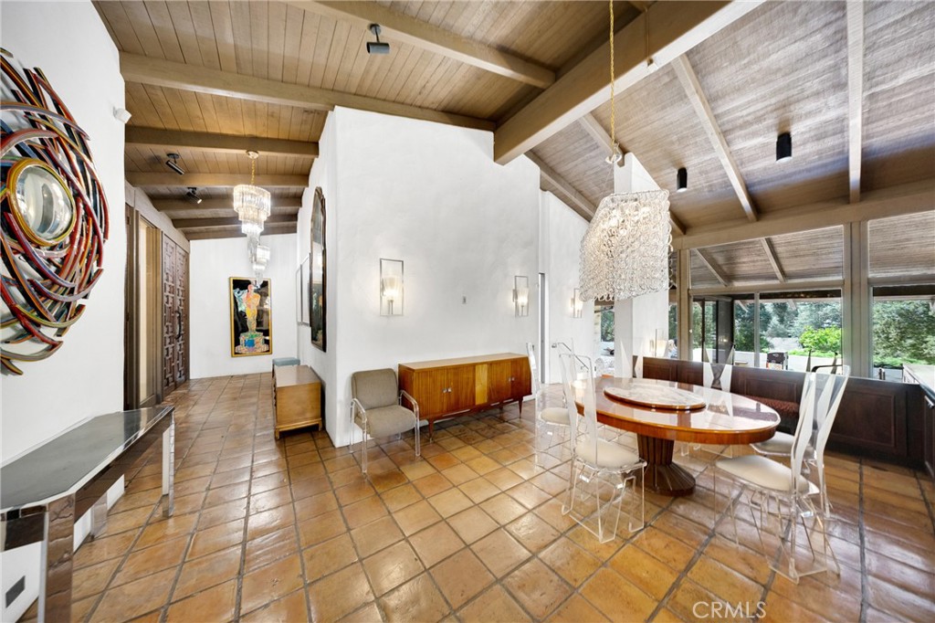 2300 Villa Heights Property Photo 14