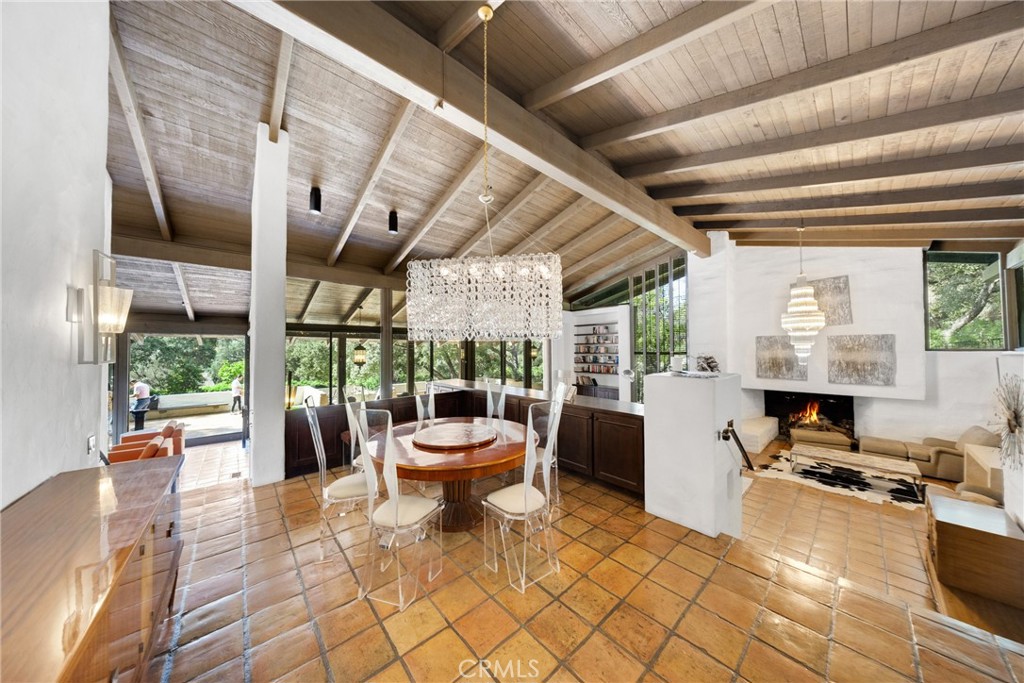 2300 Villa Heights Property Photo 16