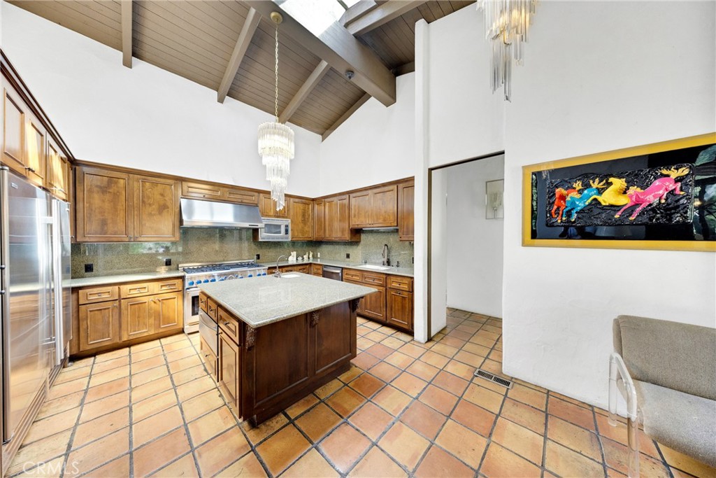 2300 Villa Heights Property Photo 19