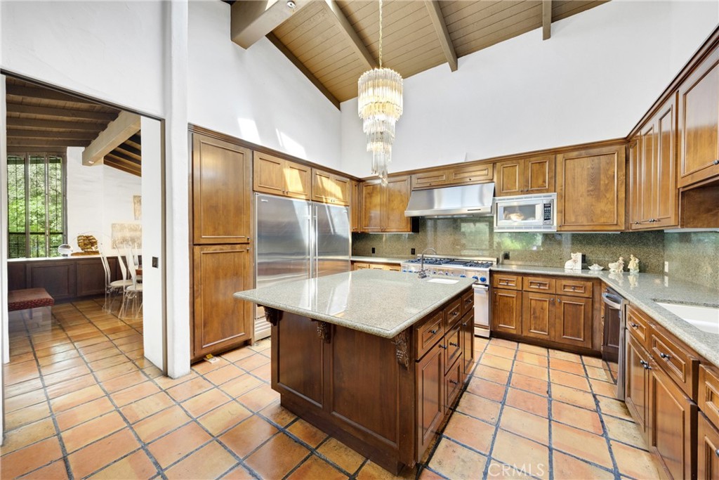 2300 Villa Heights Property Photo 20