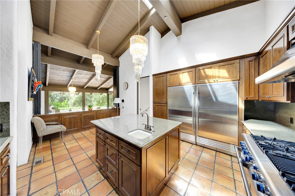 2300 Villa Heights Property Photo 22