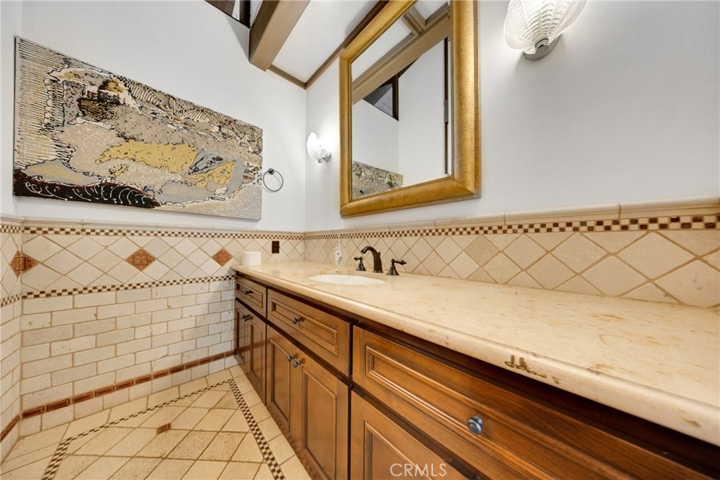 2300 Villa Heights Property Photo 27
