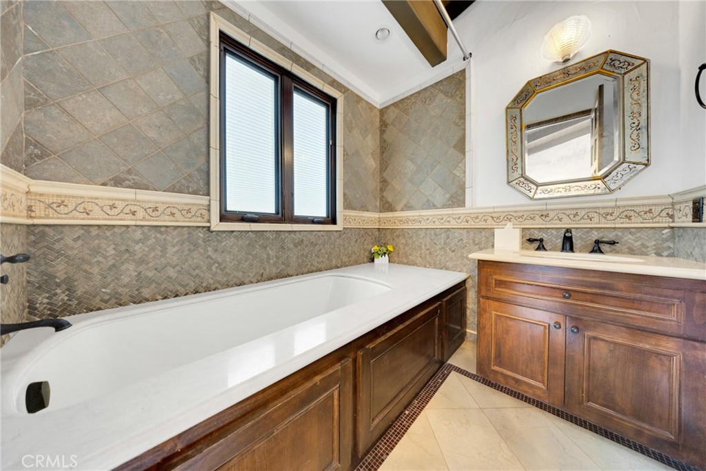 2300 Villa Heights Property Photo 41