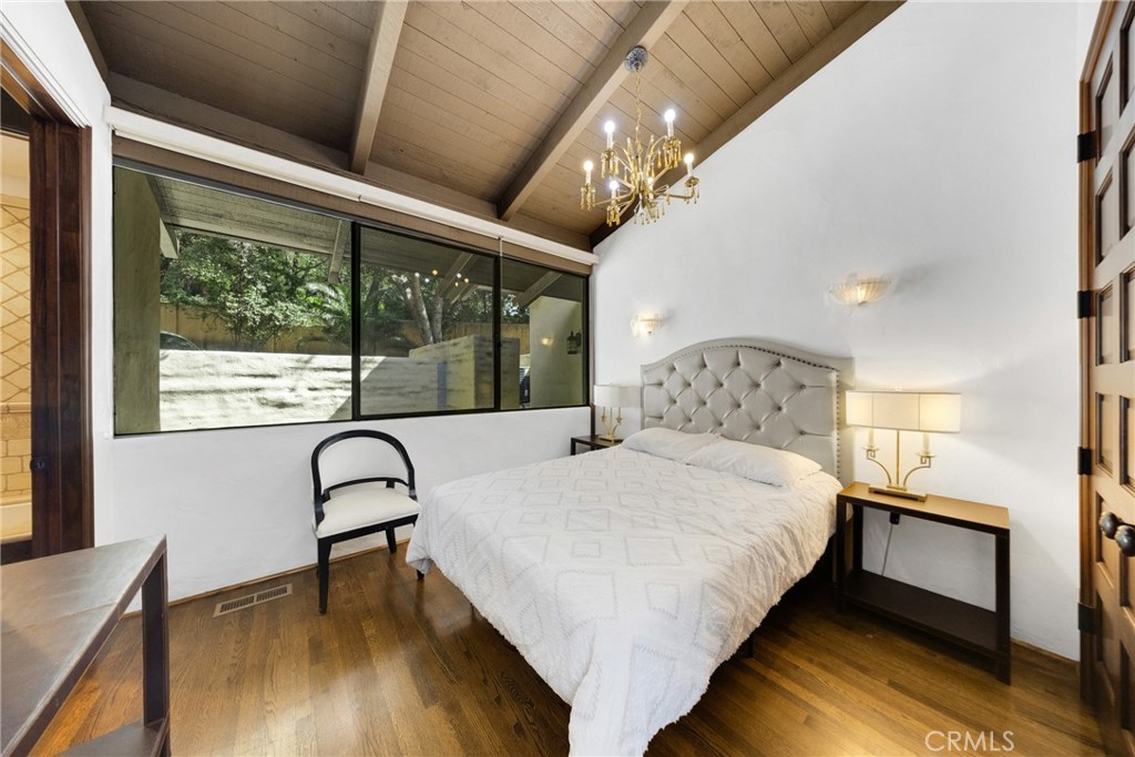 2300 Villa Heights Property Photo 42